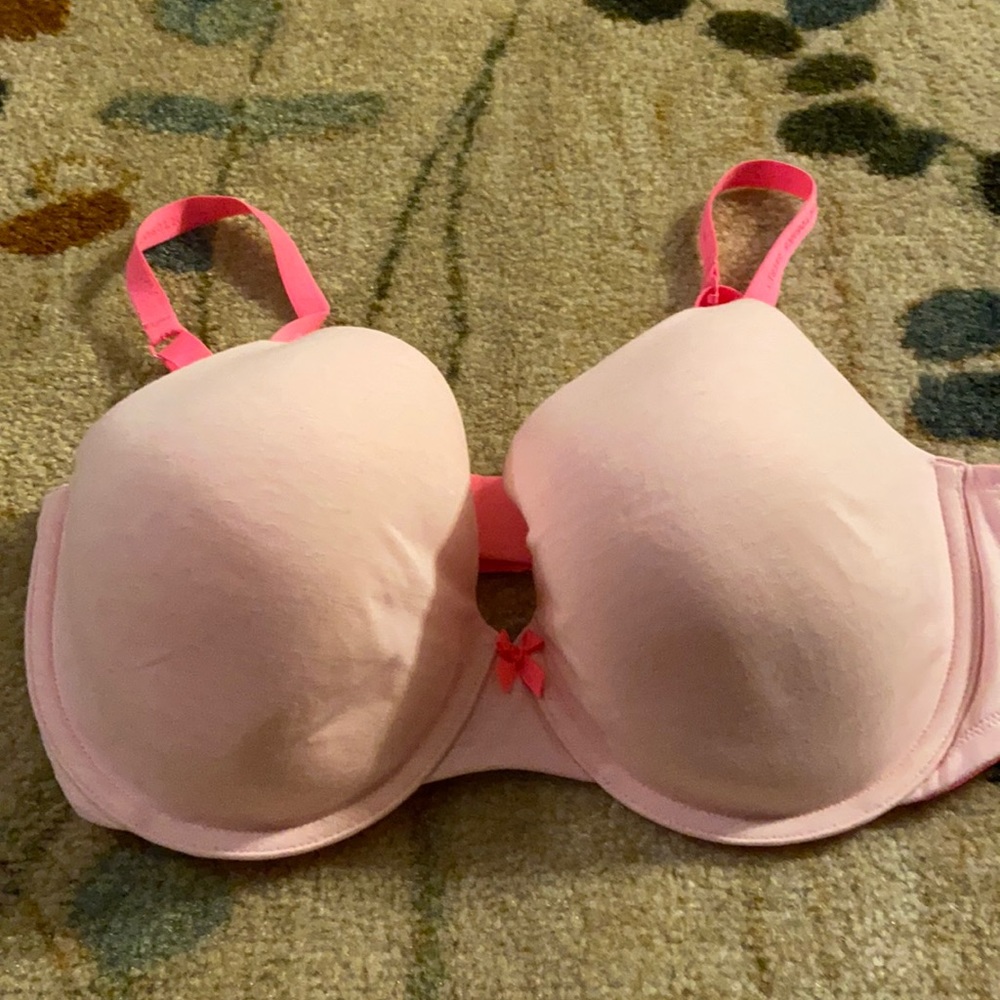 Gently used 38DD Tshirt bra from VS